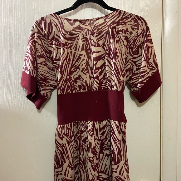 Wet Seal - Picture 5 of 5